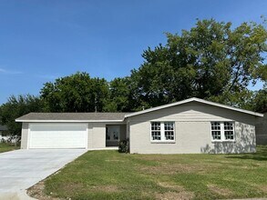 Building Photo - 50003 Del Ra Dr