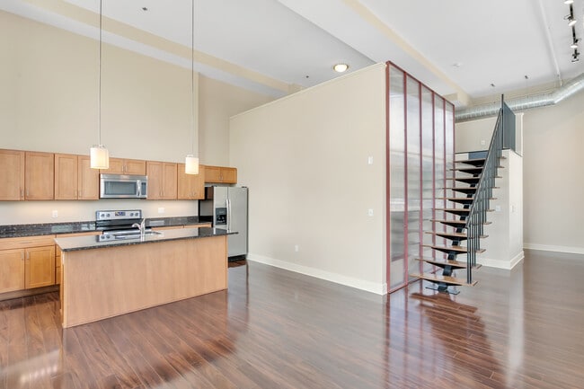 Building Photo - Fifth Avenue School Lofts