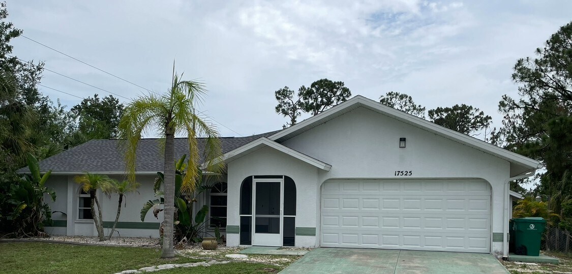 Foto principal - 17525 Waco Ave
