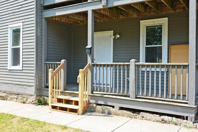 Building Photo - 643 Watson Ave