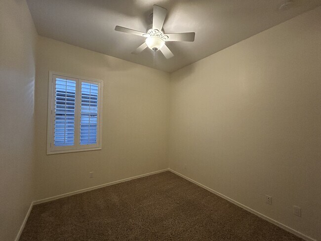 Foto del edificio - 5102 N Pinnacle Point Dr