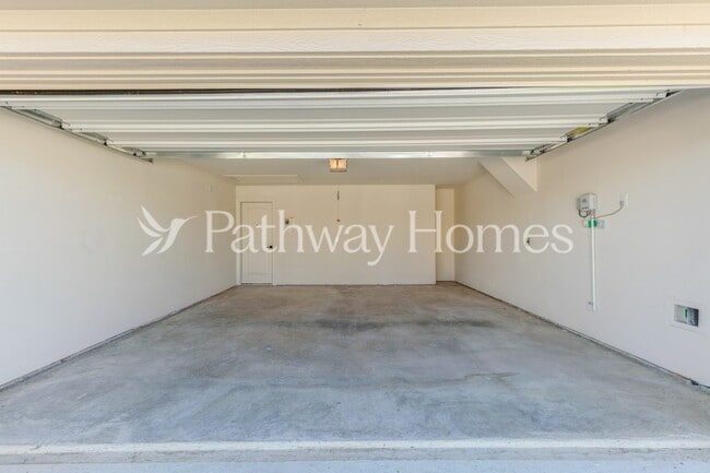 Building Photo - 1104 Sleepy Owl Ln