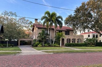 Building Photo - 955-955 39th Ave N