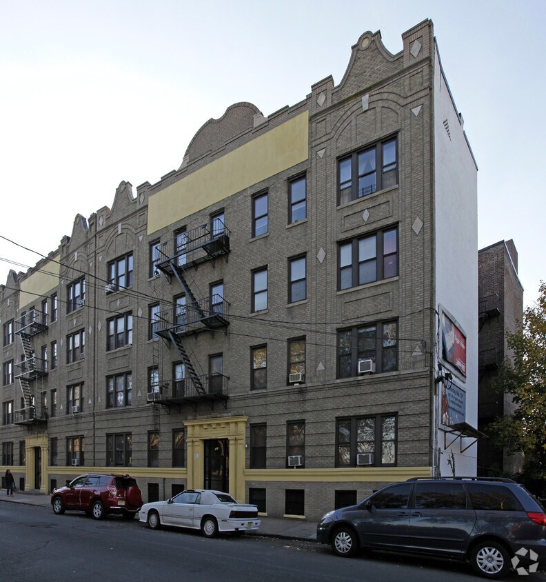 Building Photo - 127-129 Summit Ave