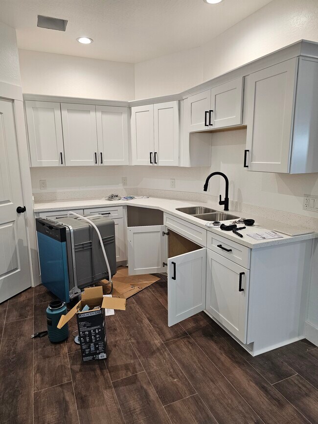 Foto del edificio - 1551 Paper Mill Rd