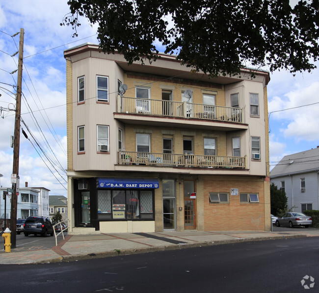 Building Photo - 282-288 Revere St