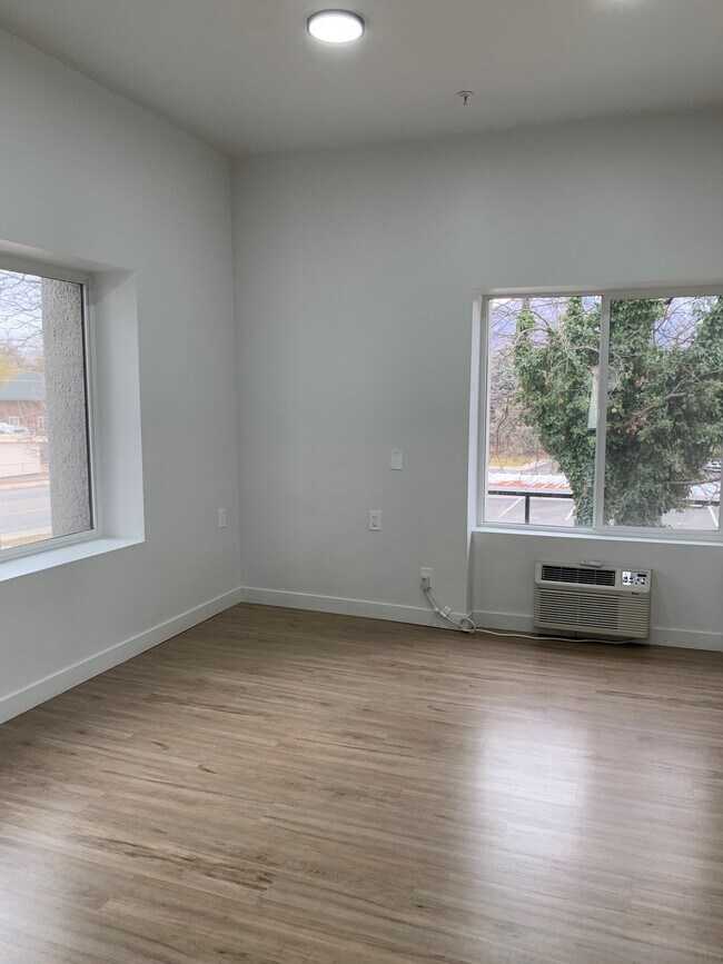 Foto del edificio - 404 E 5600 S