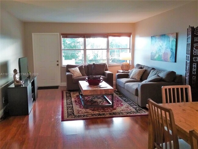 Building Photo - 401 Golden Isles Dr