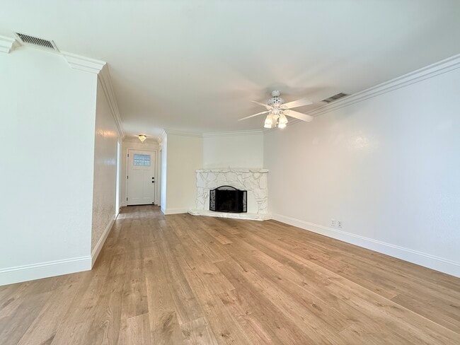 Foto del edificio - 4832 Maureen Ln