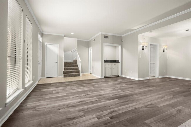 Building Photo - 1521 Bering Dr