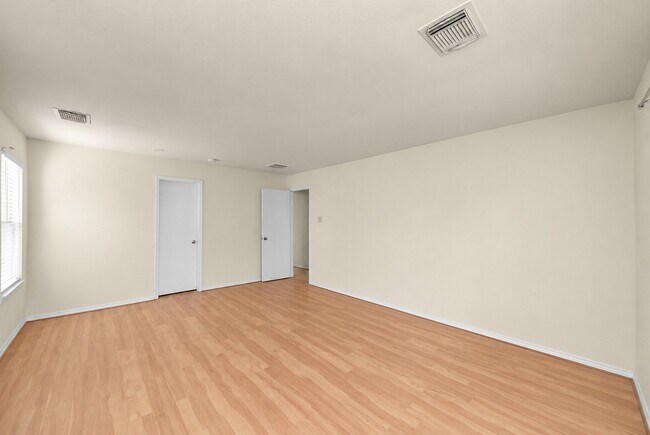 Foto del edificio - 17006 Kemble Creek Dr