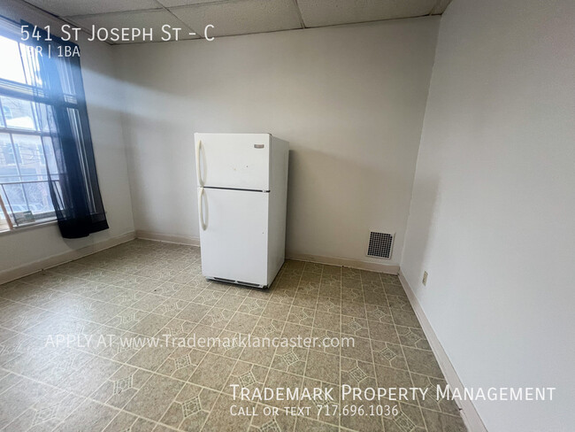 Building Photo - Nice 1 Bedroom Apartment