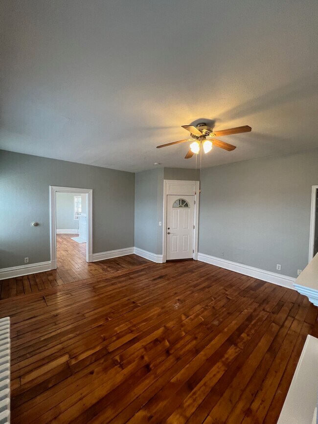 Building Photo - 1403 Grandview Ave