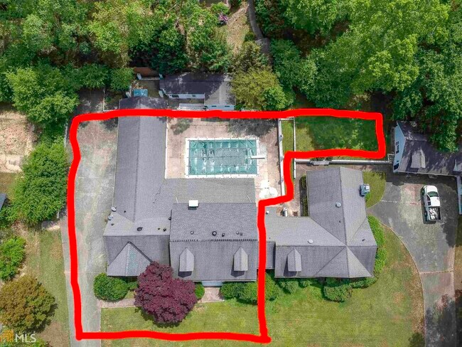 Building Photo - 353 Summit Ridge Dr