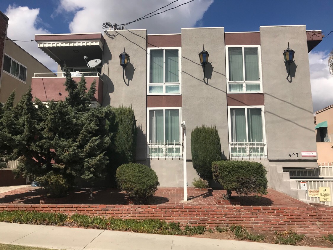 Foto del edificio - 427 E Tamarack Ave