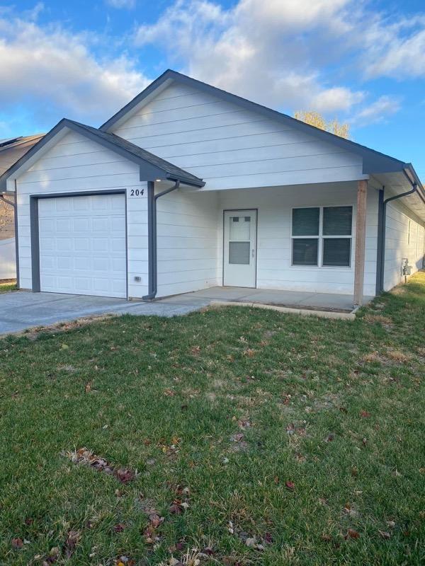 Foto principal - 204 N Young St