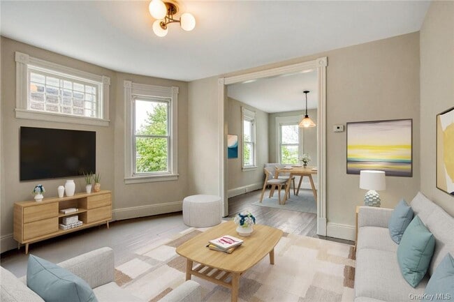 Building Photo - 142 Hudson Terrace