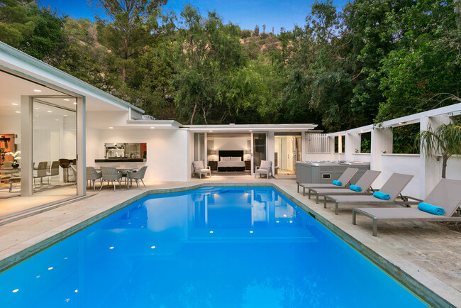 Building Photo - 1444 Benedict Canyon Dr