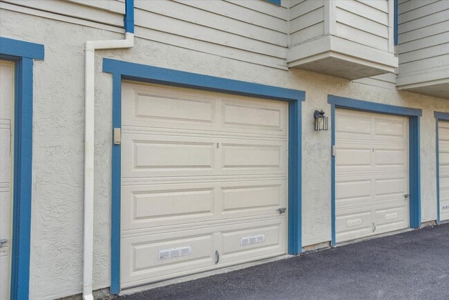 Building Photo - 1494 Via Vista