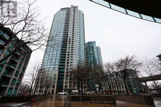 Building Photo - 219 Fort York Blvd