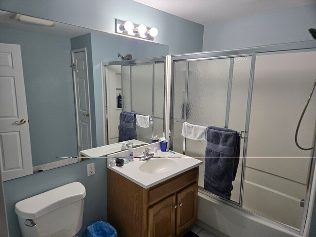 Building Photo - 300 Broad St