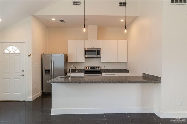 Building Photo - 312 N 17th St