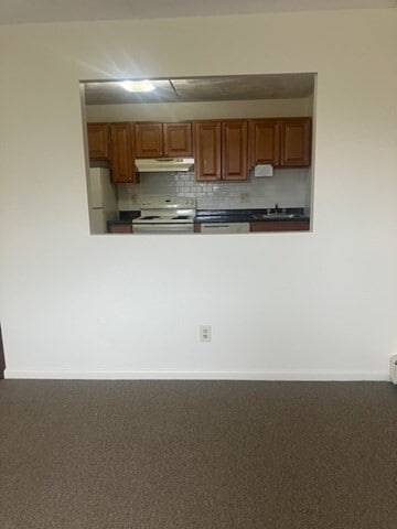 Building Photo - 51 Pond St