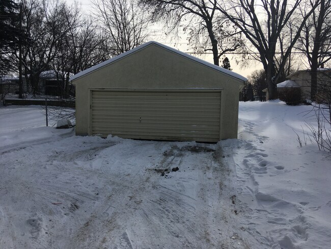 Garage space - 744 Idaho Ave E