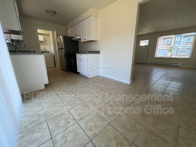 Building Photo - 3003 S 45th St