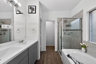 Building Photo - 2317 Larimar Dr