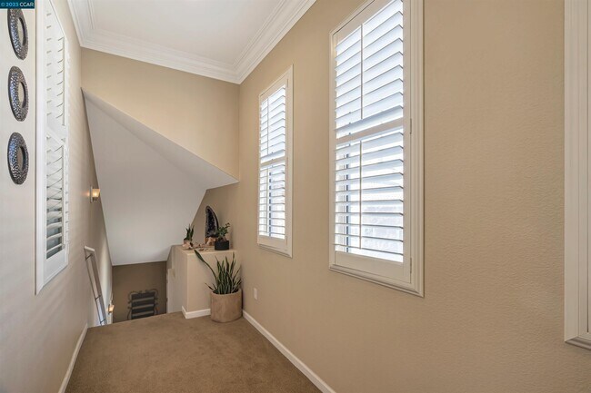 Building Photo - 5348 Silver Garden Way