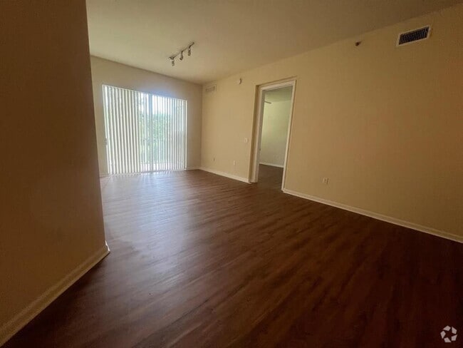 Building Photo - 3500 Oaks Clubhouse Dr