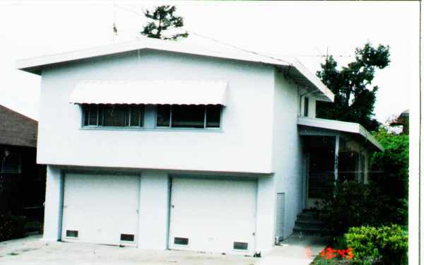 Building Photo - 1841-1843 Cedar St
