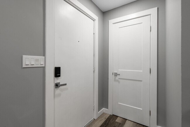 Interior Photo - Elizabeth Green