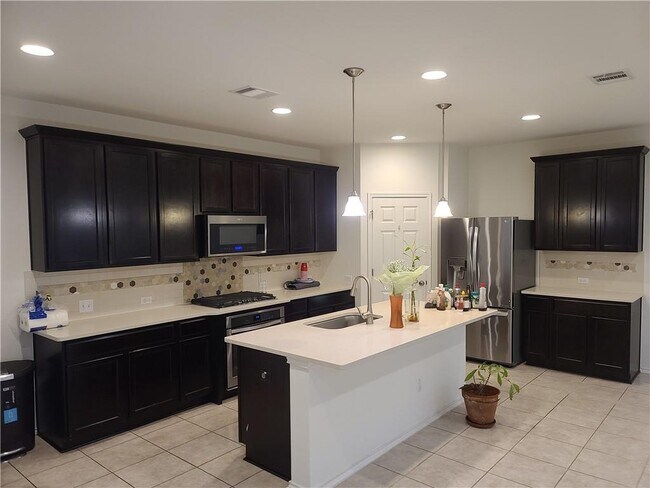 Foto del edificio - 9002 Moonstone Dr