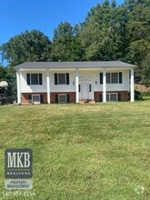 Building Photo - 3925 Belle Meade Dr