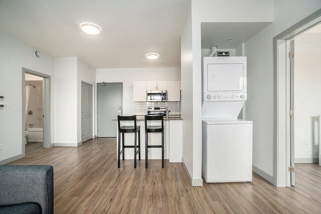 Photo du bâtiment - Mural Kingston - 5 Minutes to Campus!