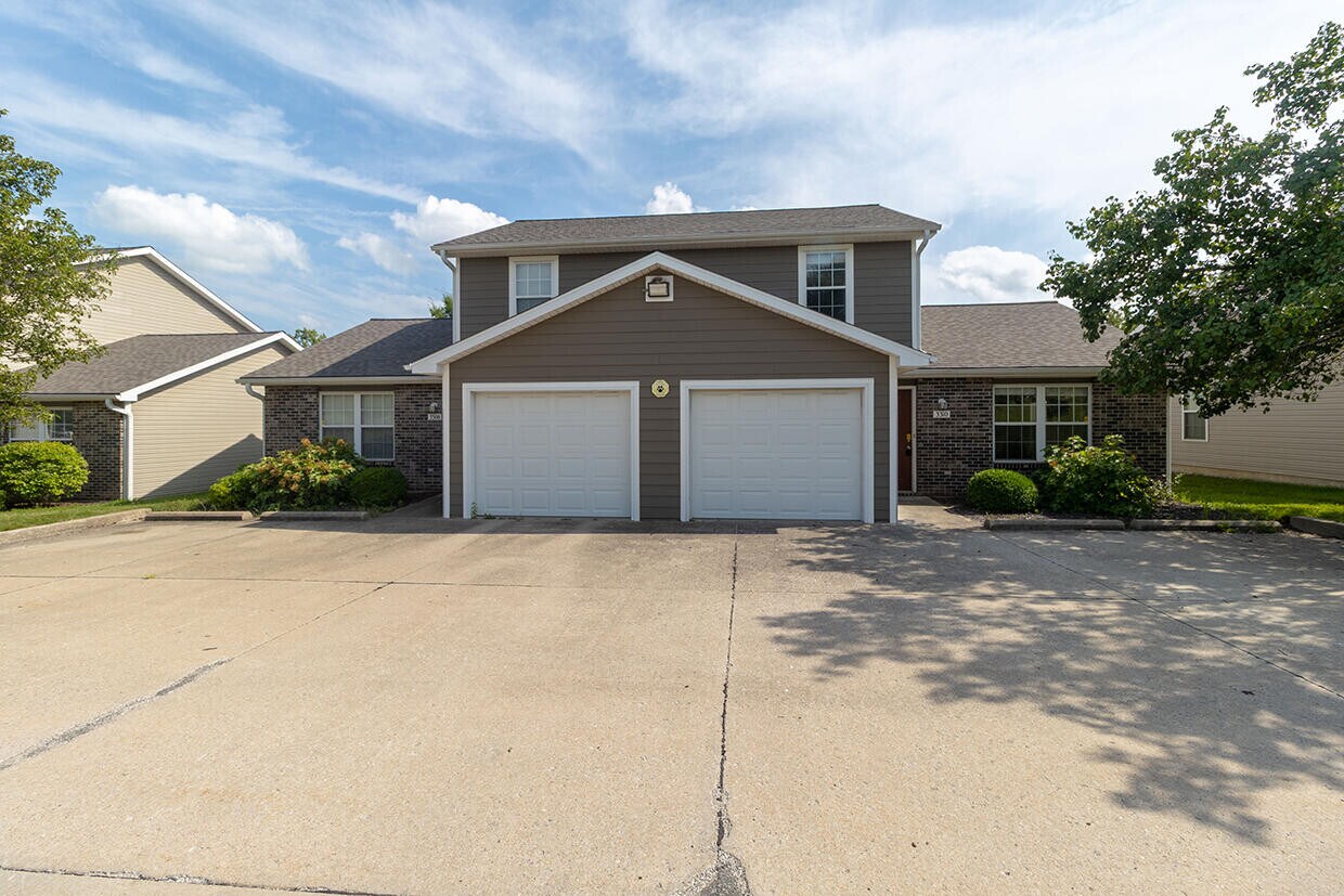 Foto principal - 3308 E St Charles Rd