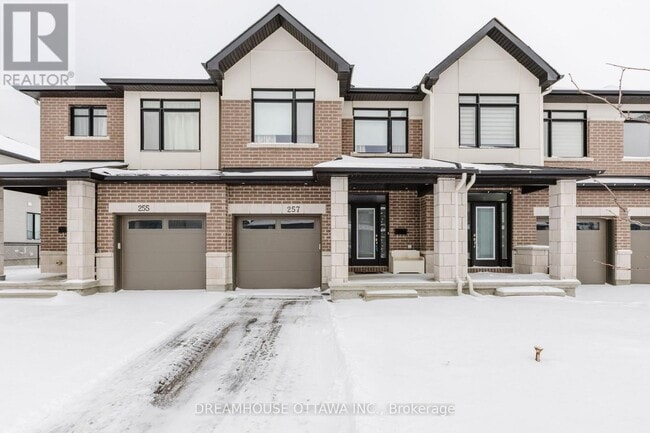 Building Photo - 257 Finsbury Ave