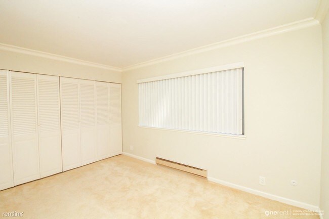 Building Photo - 3013 Kaiser Dr