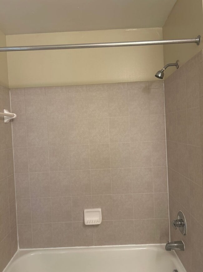 Building Photo - Two Bedrooms Available in this Three Bedroom Flat, Male Applicants!
