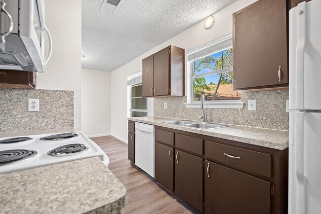 Foto del edificio - 2204 Wheeler Ave