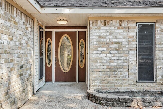 Building Photo - 23918 Spring Gum Dr