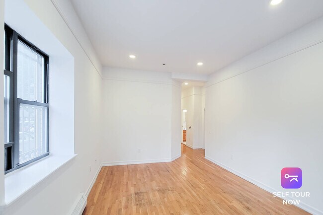 Foto del edificio - 211 W 117th St
