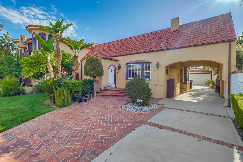 Foto principal - 129 S Swall Dr