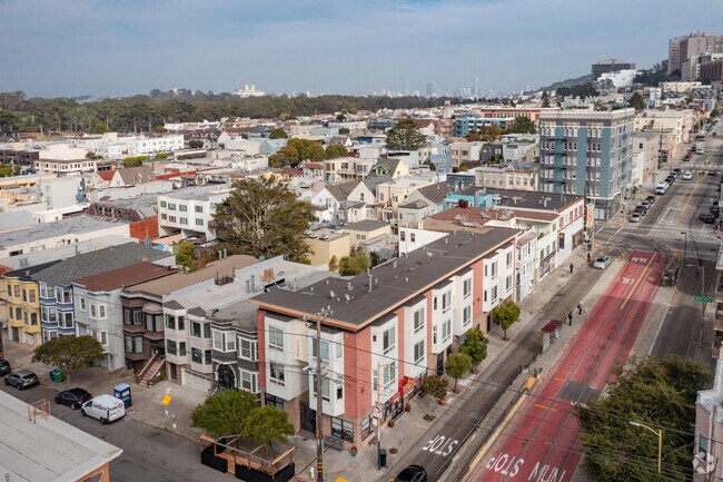 Aerial Photo - 430-438 Judah St