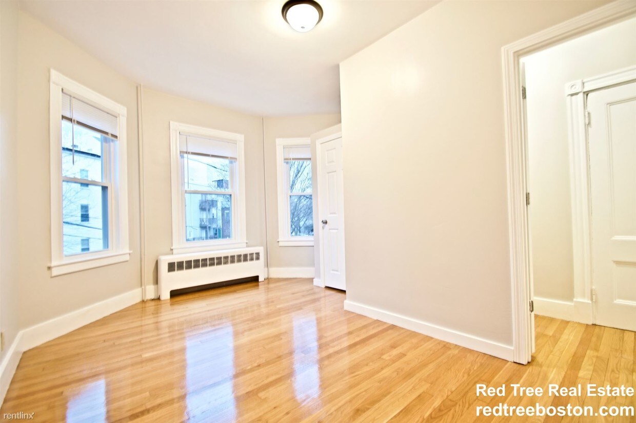 4 br, 1 bath - 12 Hamlin St # 14 - 4 br, 1 bath  - 12 Hamlin St # 14