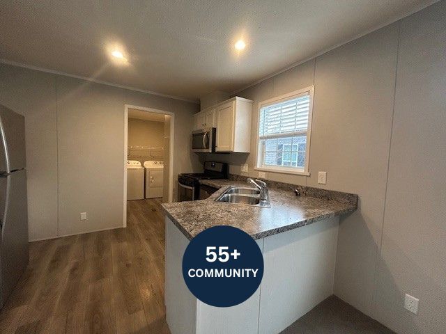 Building Photo - 39500 Warren Rd