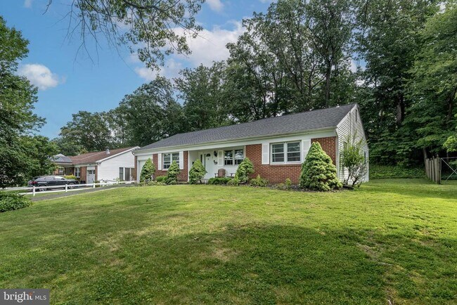 Foto del edificio - 1744 Lark Ln