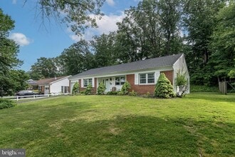 Building Photo - 1744 Lark Ln